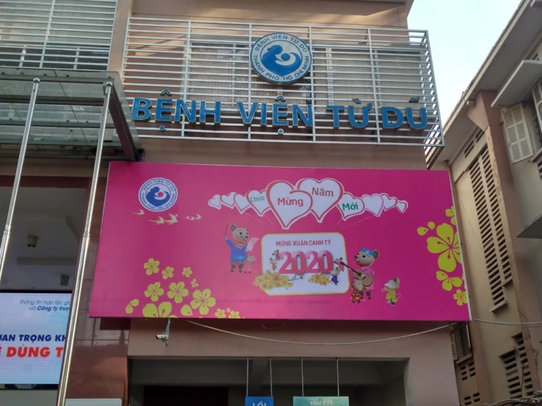 Bệnh viện Từ Dũ — Biển chỉ dẫn & trang trí
